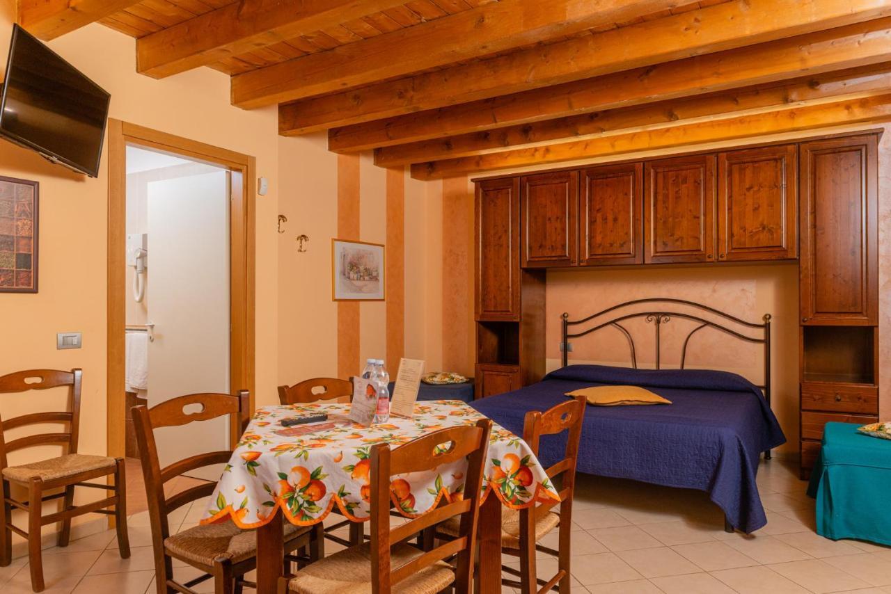 Agriturismo Dei Grippi Sona Ngoại thất bức ảnh