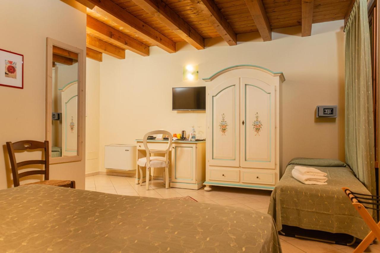 Agriturismo Dei Grippi Sona Ngoại thất bức ảnh