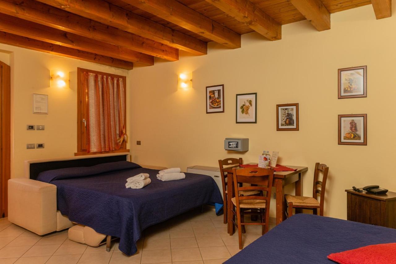 Agriturismo Dei Grippi Sona Ngoại thất bức ảnh